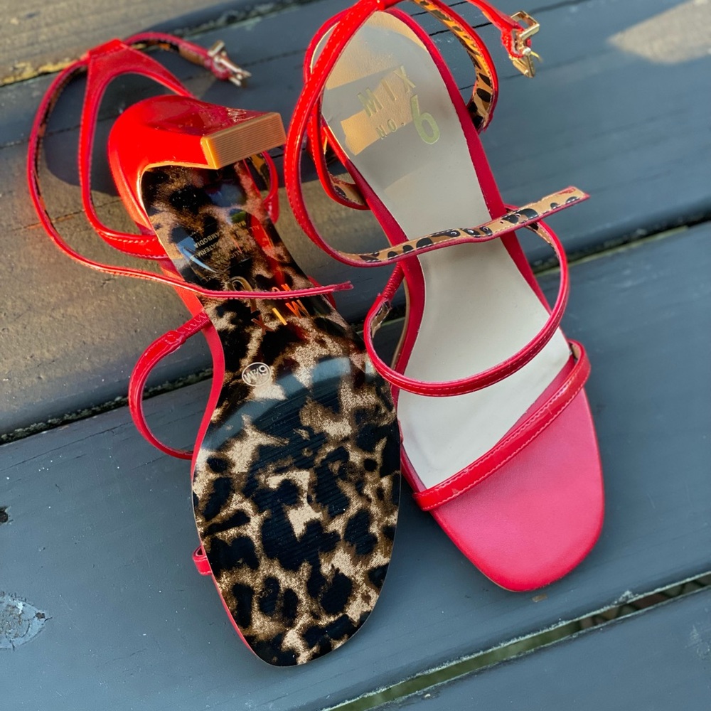 Red heels - Picture 5 of 8